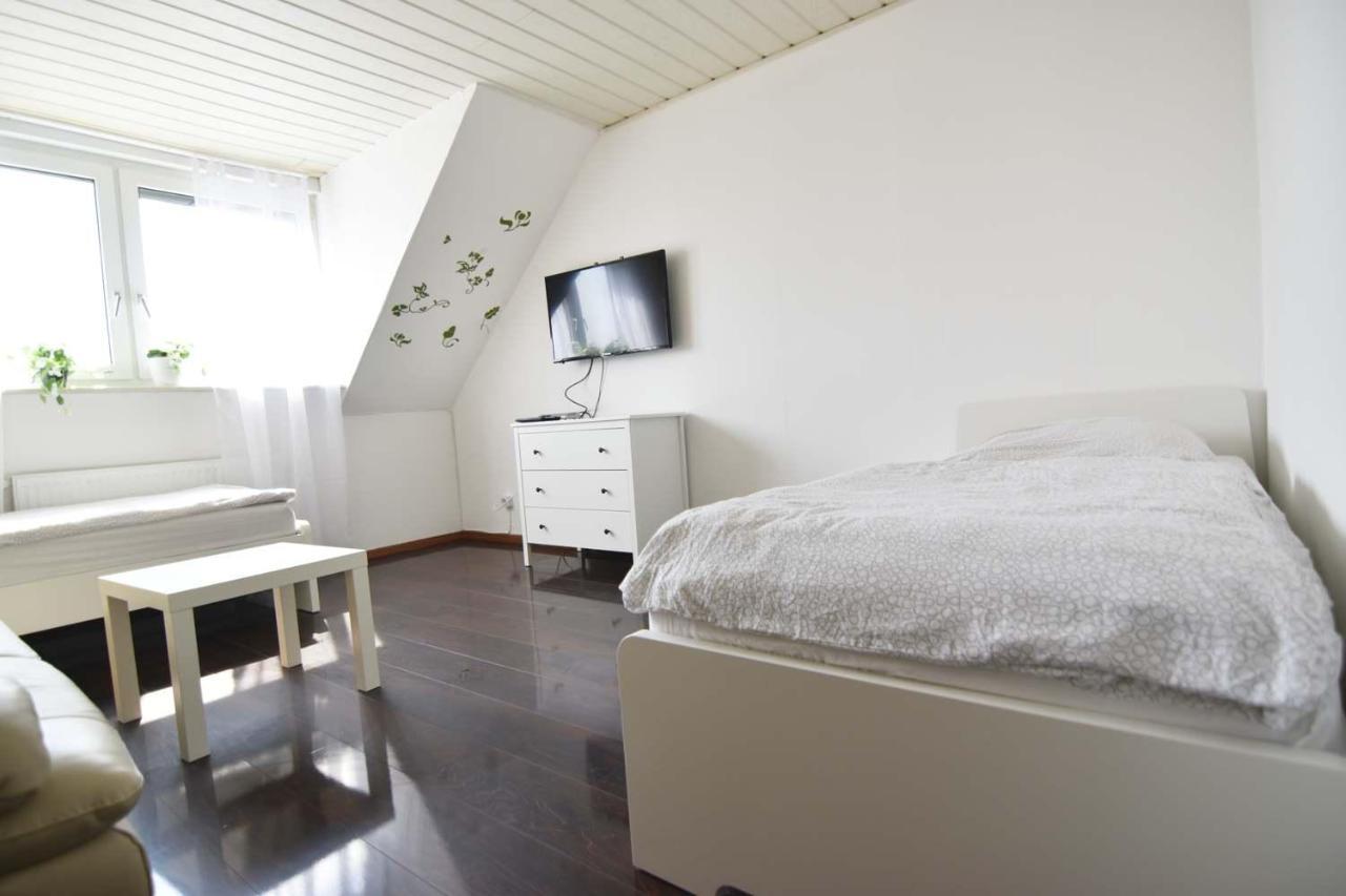 Cozy Worker Apartments Niederkassel Esterno foto